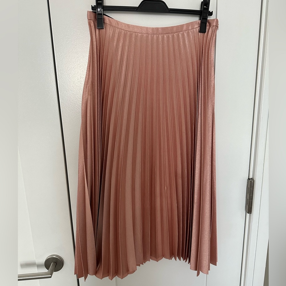 Zara Woman pleated pink satin skirt sz L